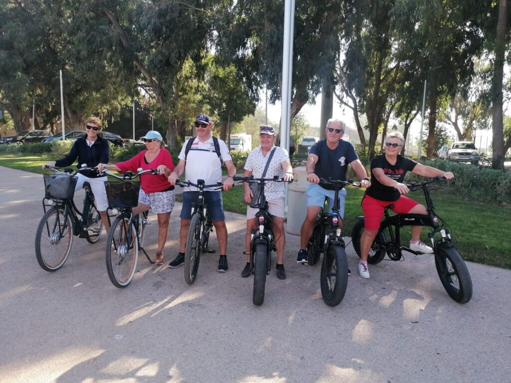 Exploration de la ville en vélo électrique à Agadir